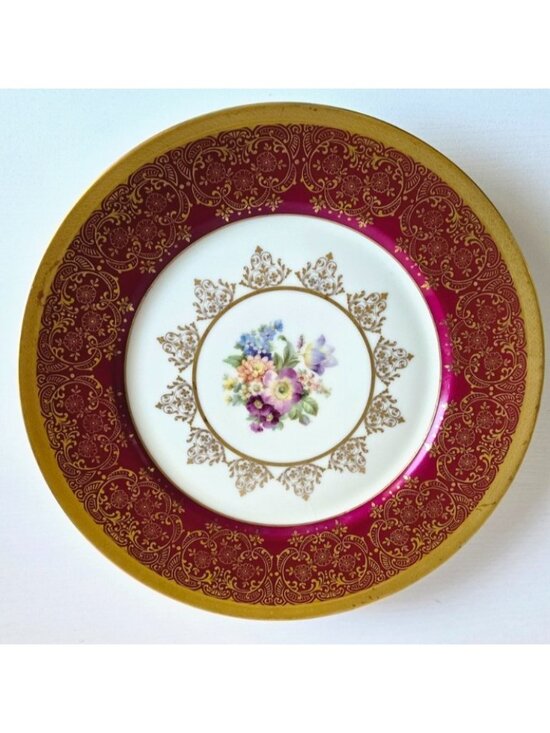 EDGERTON Other - Edgerton Porcelain Dinner Plate 10.75 in Red Color #E456/13 Decorated In USA